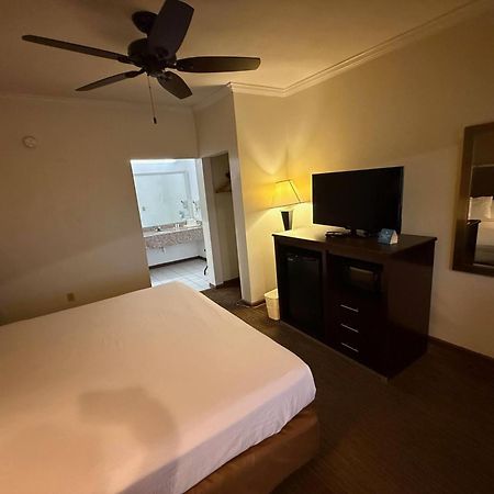Inn Of Navasota Hotel מראה חיצוני תמונה